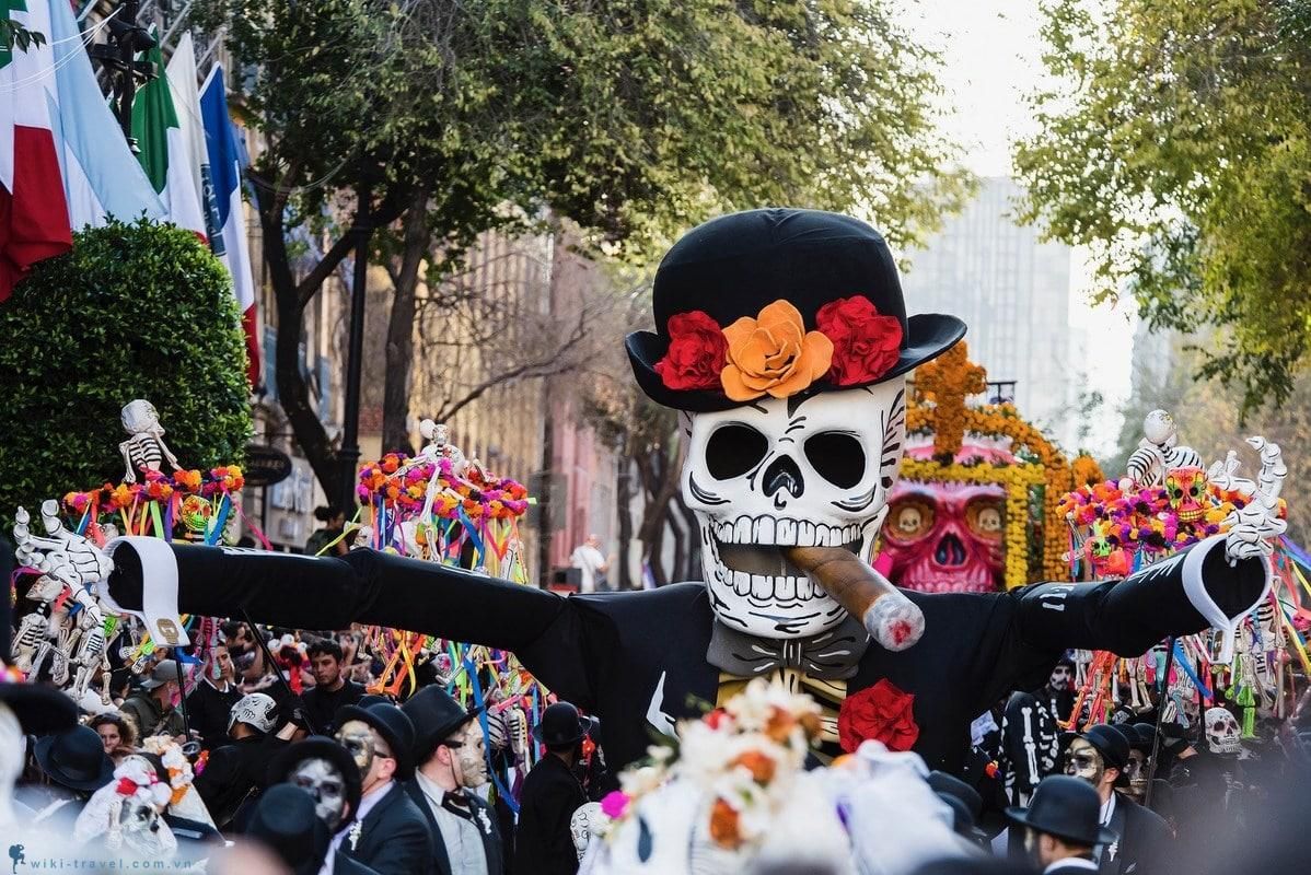 Phong cách trang trí và hóa trang "sởn gai ốc" tại lễ hội Halloween ở Mexico