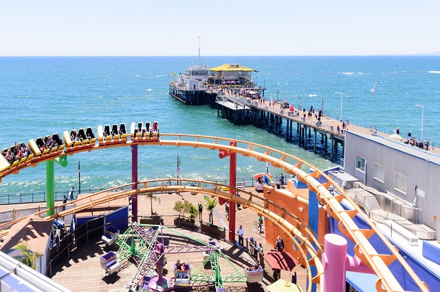 Bến tàu Santa Monica vẫn luôn là một điểm đến nổi tiếng kể từ khi nó được xây dựng.