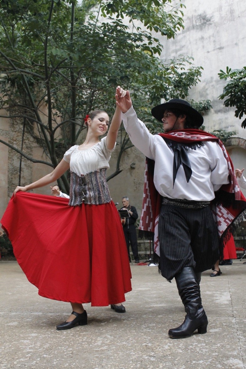 Lễ hội “Quê hương Gaucho” diễn ra vào tháng 3 hằng năm.