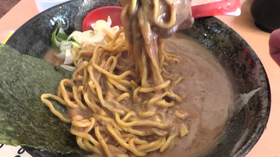 Mì ramen bùn độc lạ nên thử khi du lịch Nhật Bản