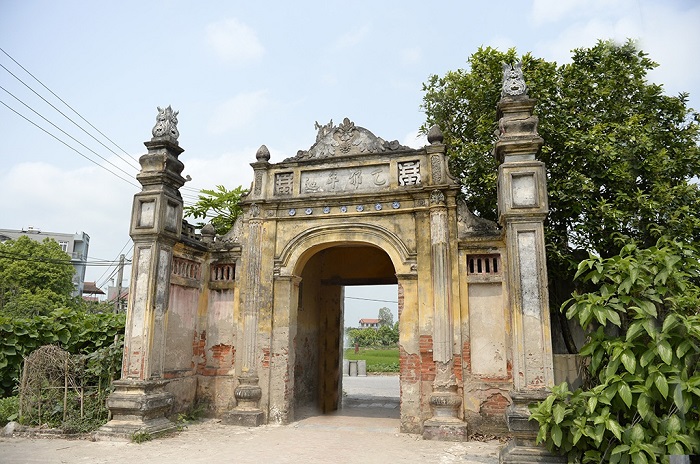 Cổng làng Nôm Hưng Yên
