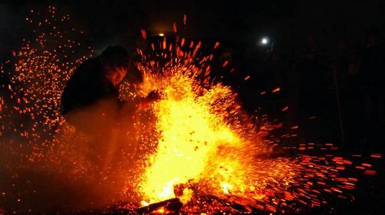 Phong tục nhảy lửa của người Dao Đỏ ở Hà Giang