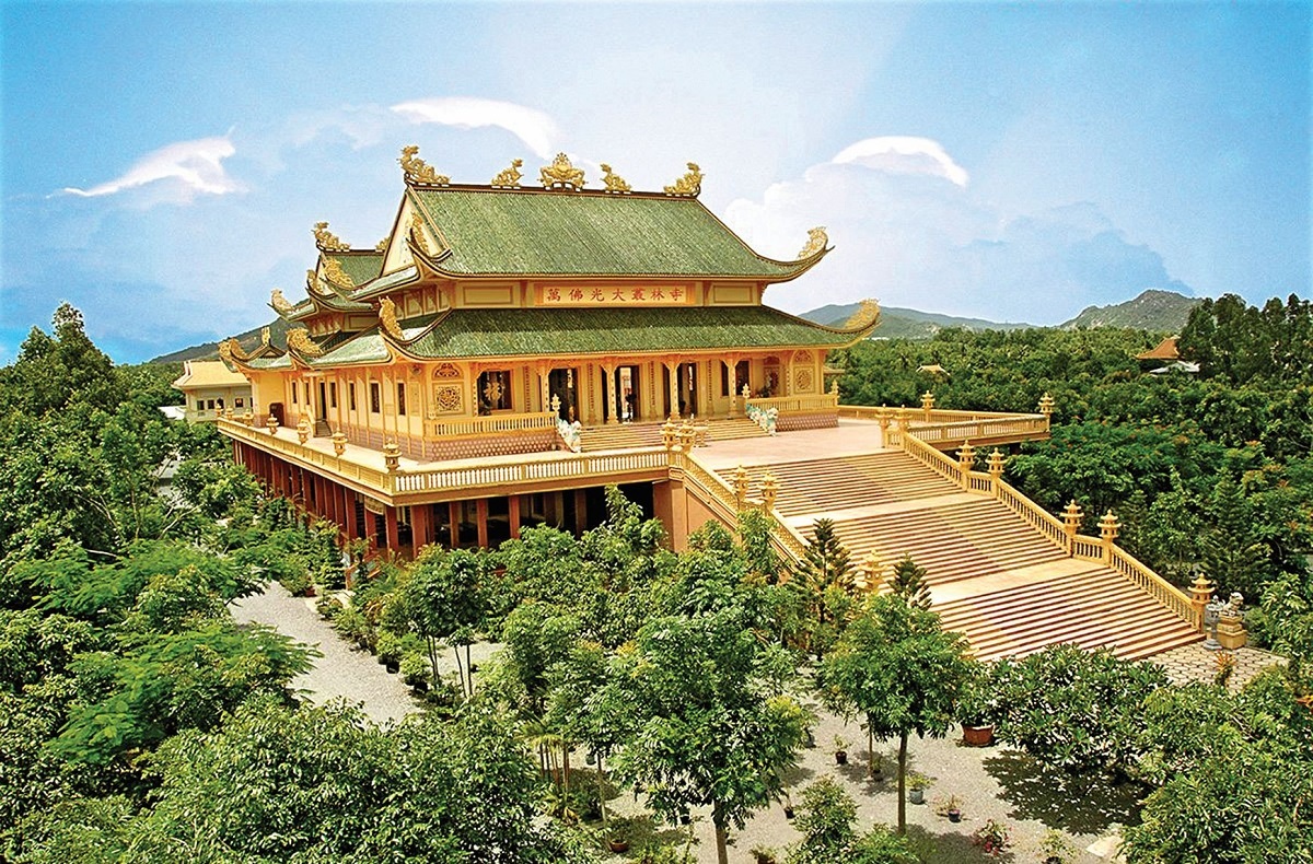 Trong chuyến du xuân, du khách sẽ được khám phá Vạn Phật Quang- nơi được nhiều kỷ lục quốc gia