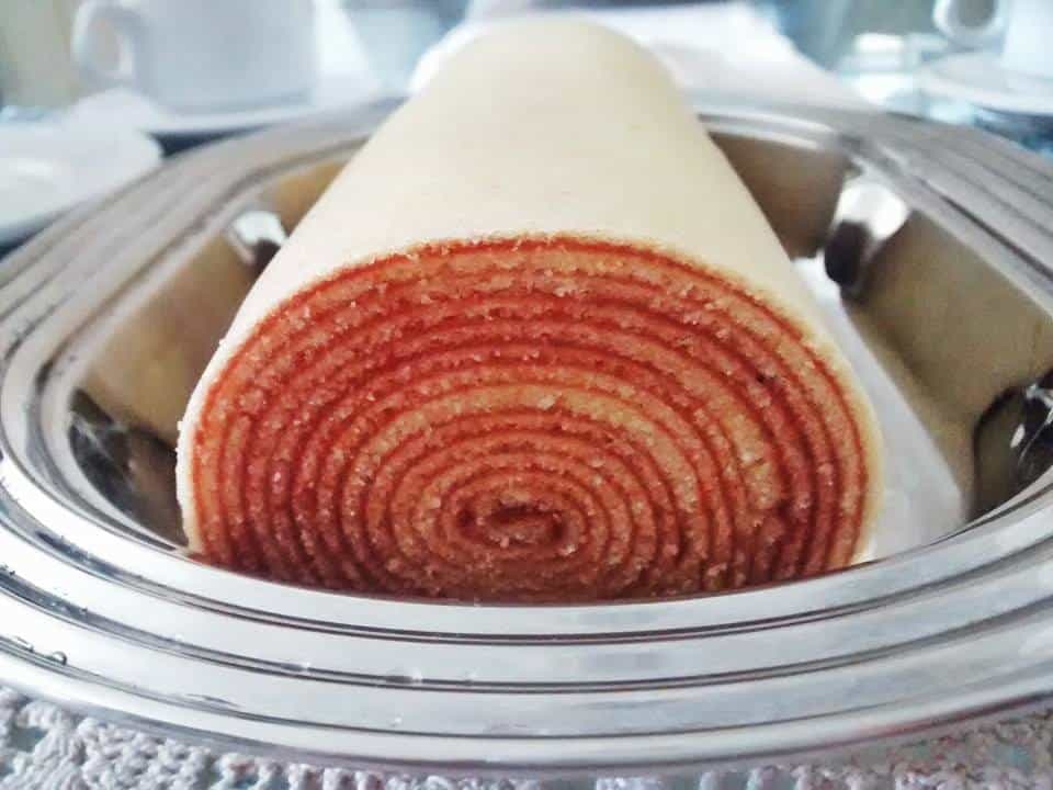 Bánh cuộn Bolo de rolo
