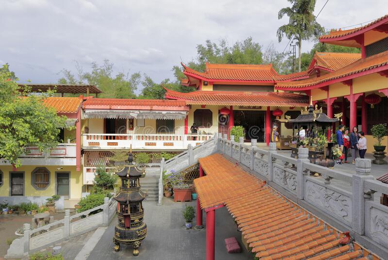 Thăm quan một vòng chùa Phổ Quang