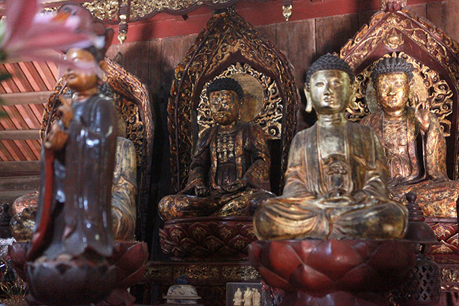 Bộ tượng Phật Tam thế chùa Bút Tháp